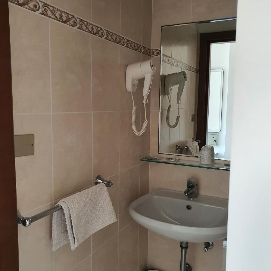 Hotel Tre Assi Rimini Ngoại thất bức ảnh