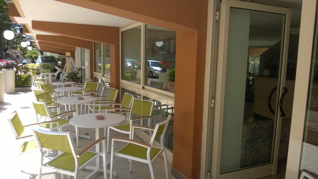 Hotel Tre Assi Rimini Ngoại thất bức ảnh