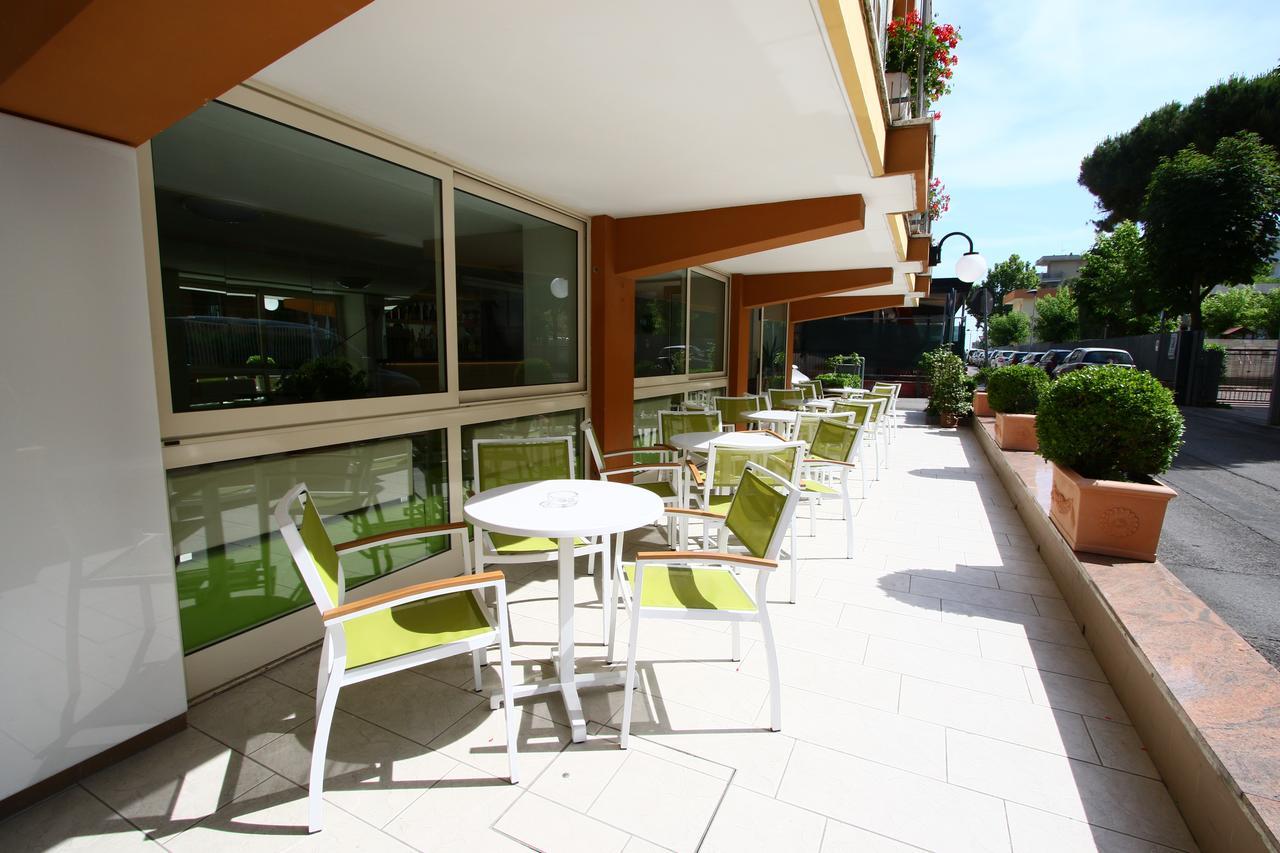 Hotel Tre Assi Rimini Ngoại thất bức ảnh