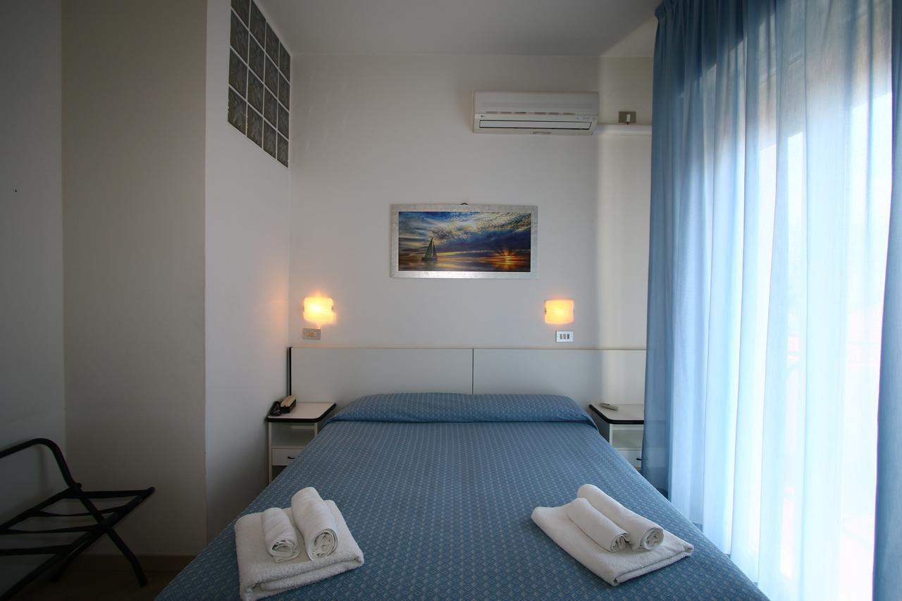 Hotel Tre Assi Rimini Ngoại thất bức ảnh