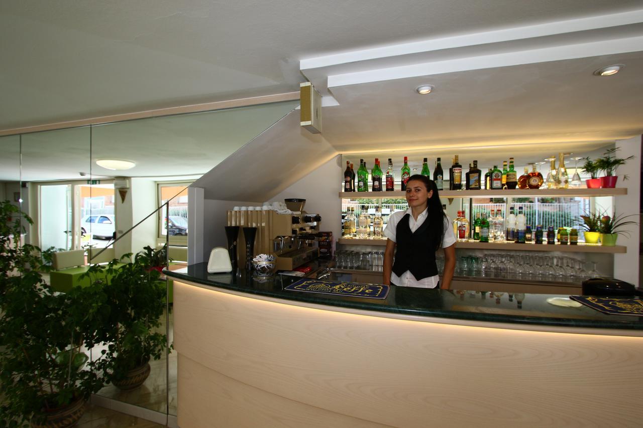 Hotel Tre Assi Rimini Ngoại thất bức ảnh