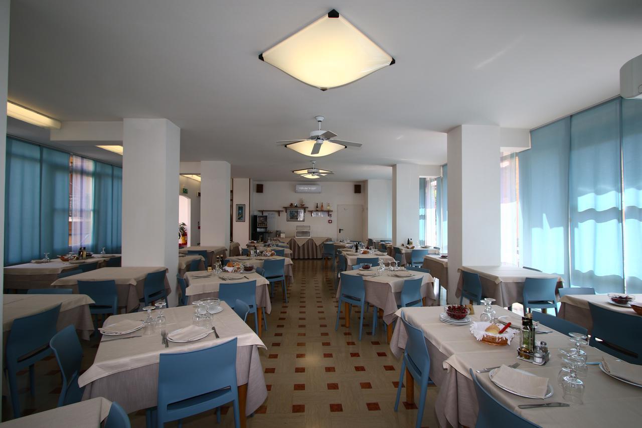 Hotel Tre Assi Rimini Ngoại thất bức ảnh