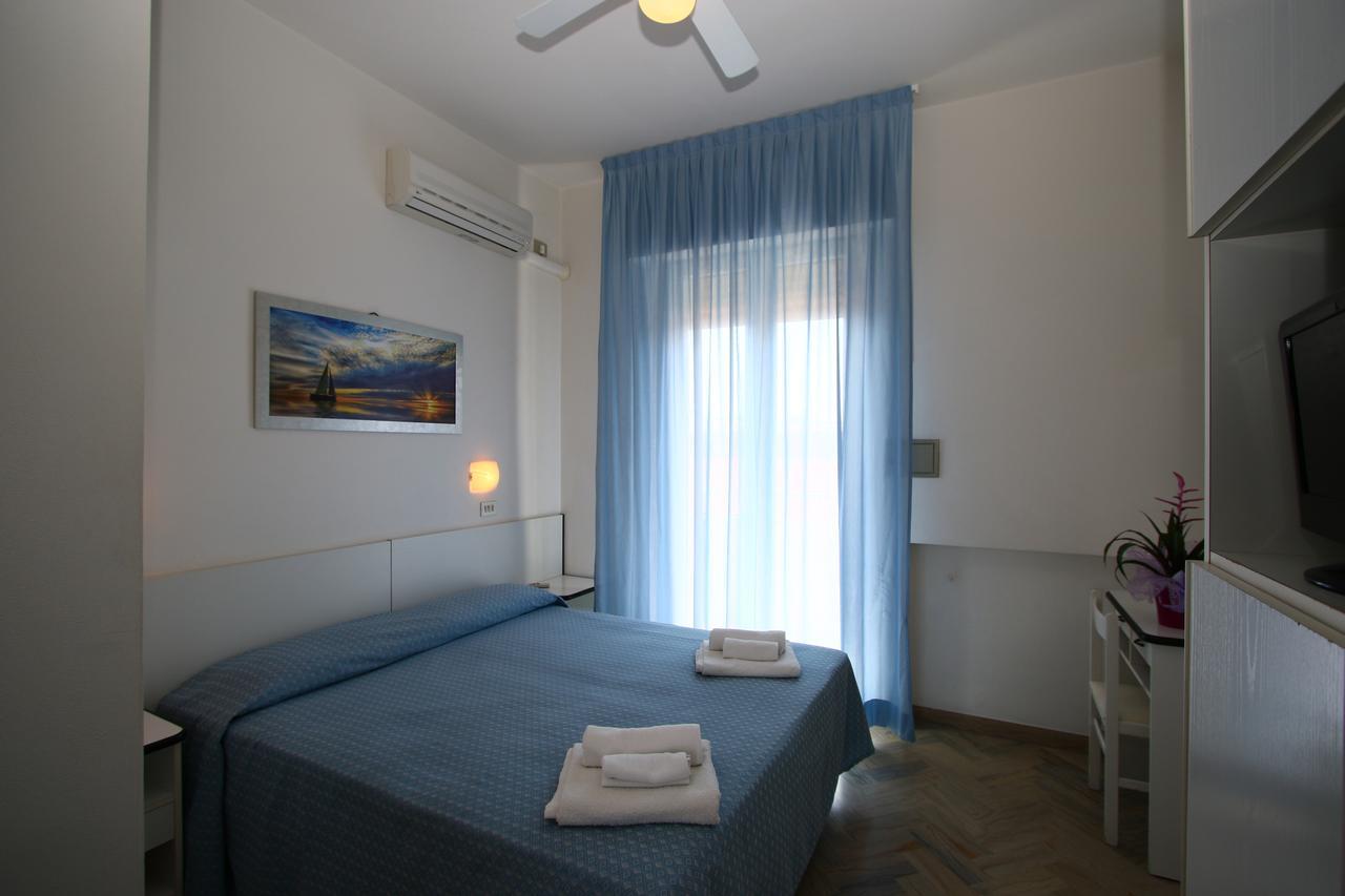 Hotel Tre Assi Rimini Ngoại thất bức ảnh