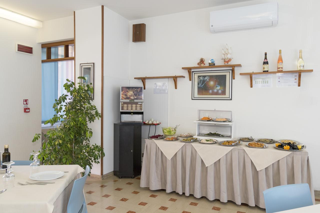 Hotel Tre Assi Rimini Ngoại thất bức ảnh